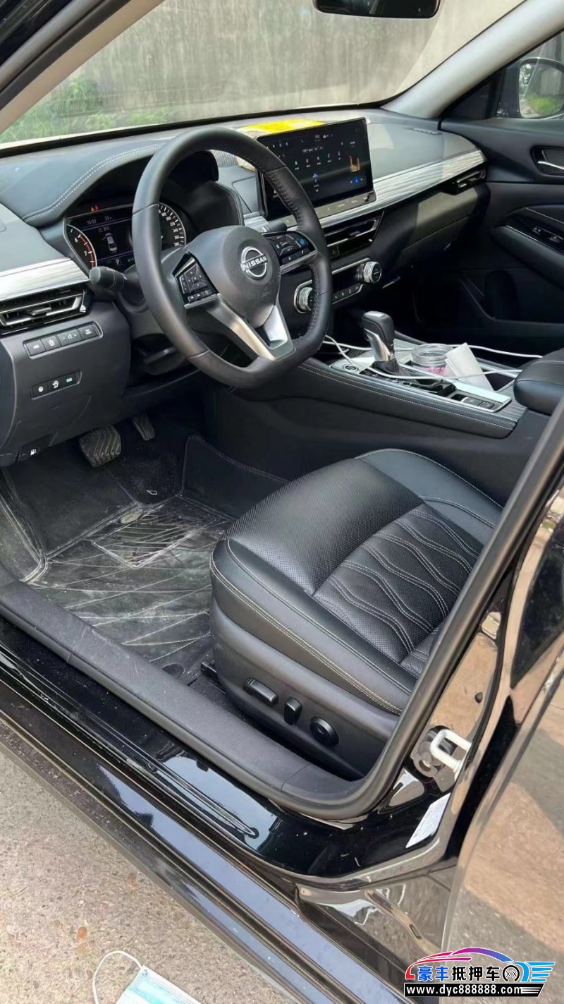 23年日产天籁轿车抵押车出售