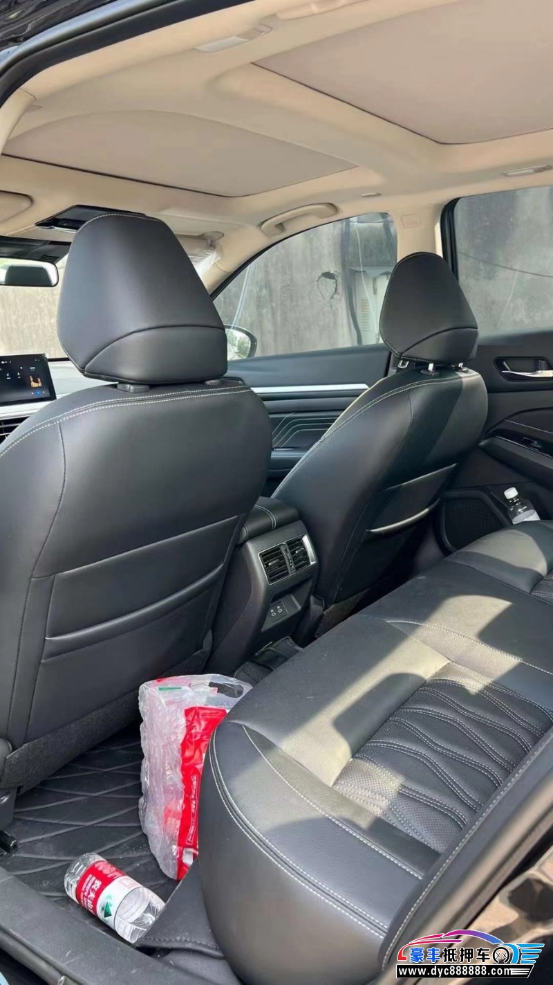 23年日产天籁轿车抵押车出售