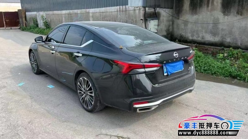 23年日产天籁轿车抵押车出售