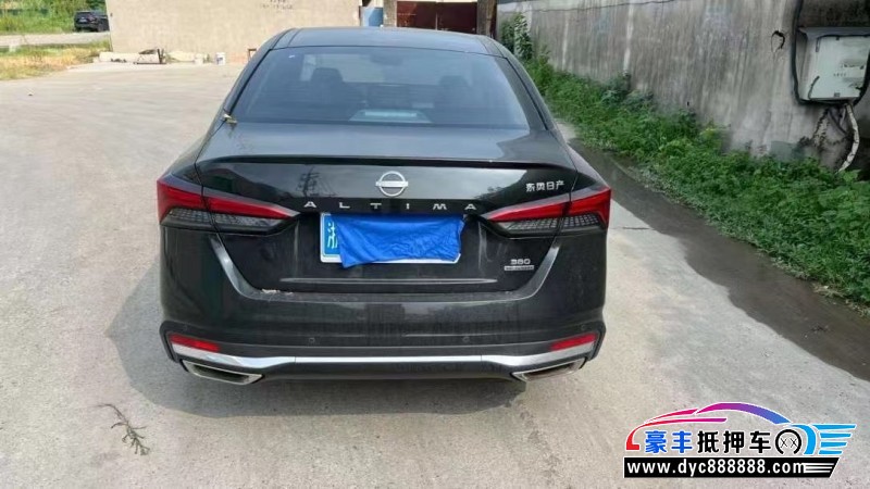 23年日产天籁轿车抵押车出售