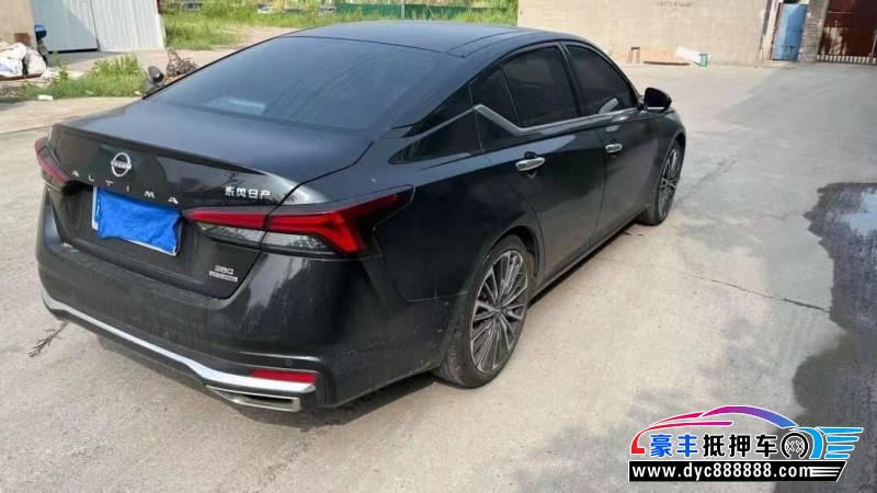 23年日产天籁轿车抵押车出售