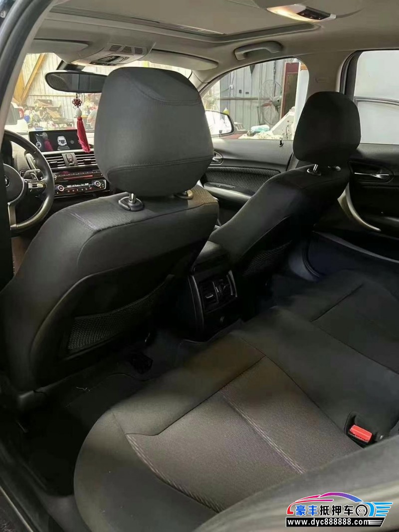 15年宝马1系轿车抵押车出售