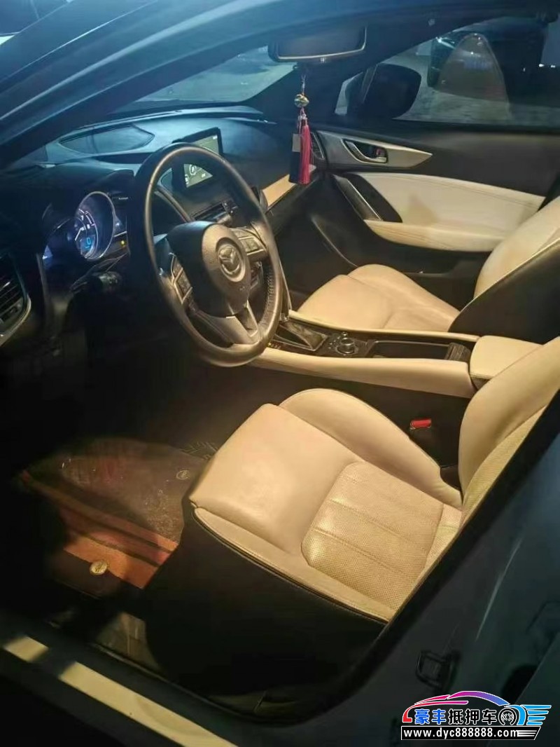 17年马自达CX-4轿车抵押车出售