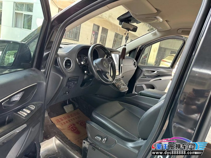 18年奔驰威霆MPV抵押车出售