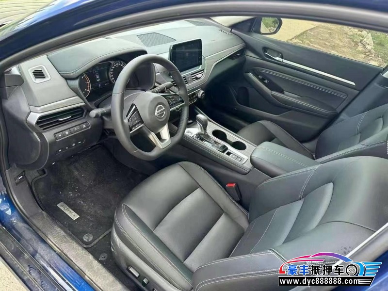 21年日产天籁轿车抵押车出售