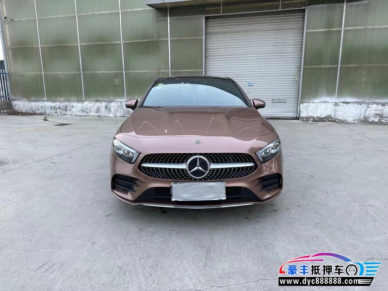 21年奔驰A轿车抵押车出售