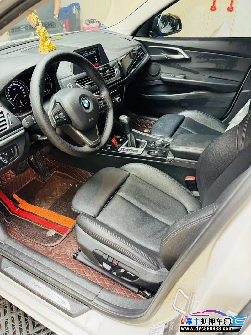 18年宝马1系轿车抵押车出售