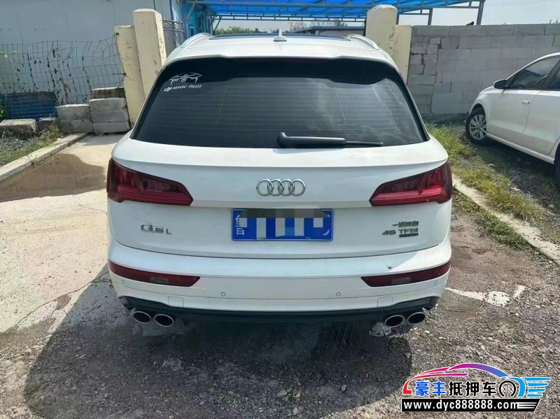 19年奥迪Q5轿车抵押车出售
