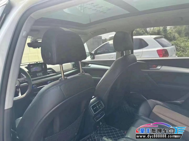 19年奥迪Q5轿车抵押车出售