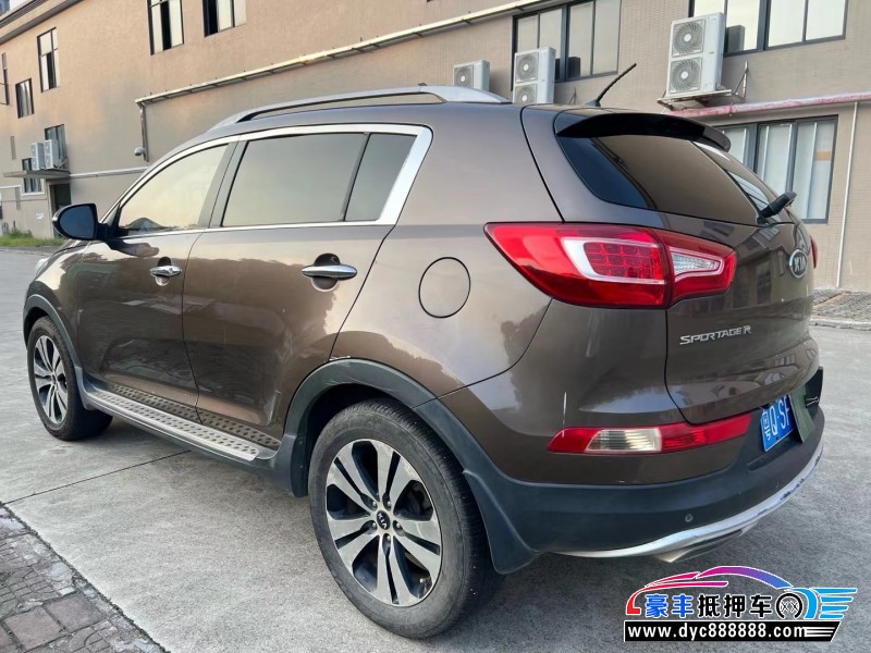 11年起亚智跑轿车抵押车出售