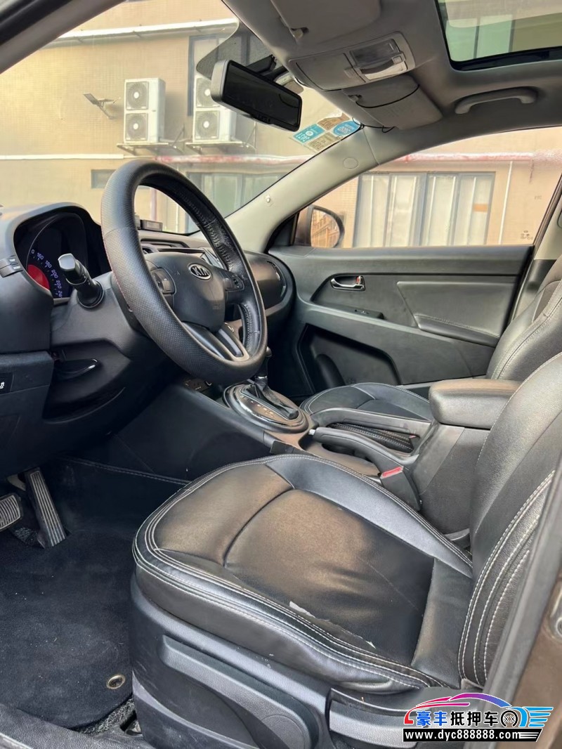 11年起亚智跑轿车抵押车出售