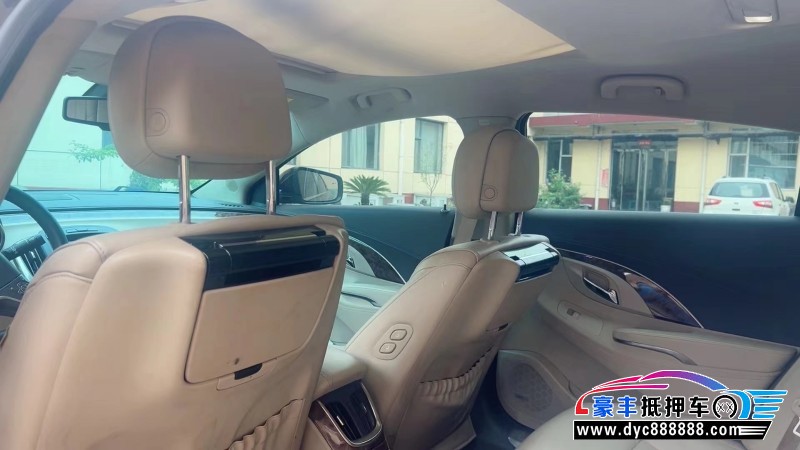 16年别克君越轿车抵押车出售