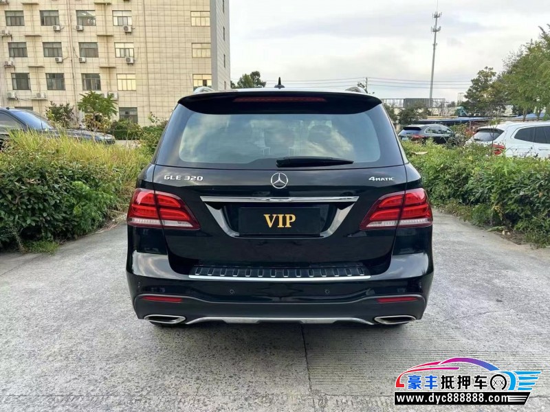 17年奔驰GLE轿车抵押车出售