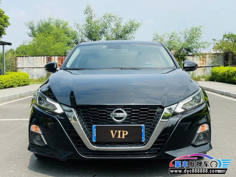 22年日产天籁轿车抵押车出售