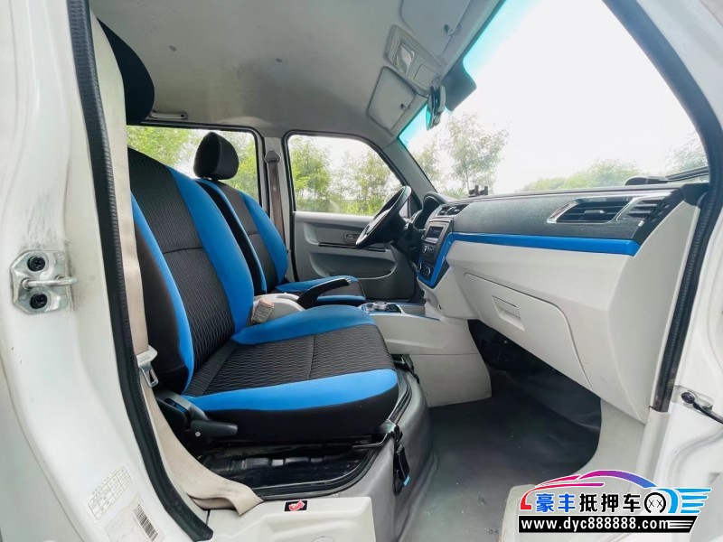 23年金杯海狮轿车抵押车出售