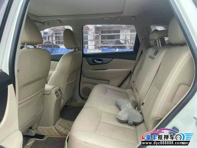 17年日产奇骏轿车抵押车出售