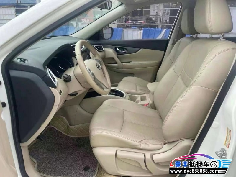 17年日产奇骏轿车抵押车出售