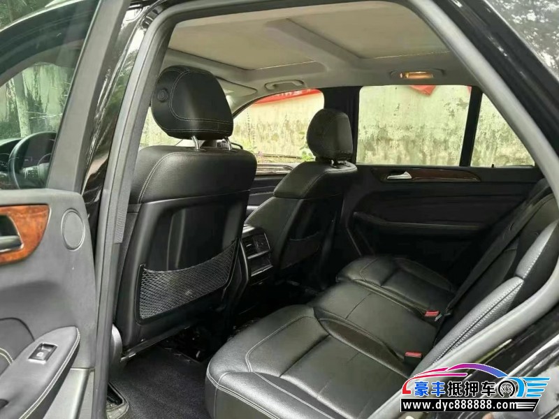 15年奔驰ML轿车抵押车出售