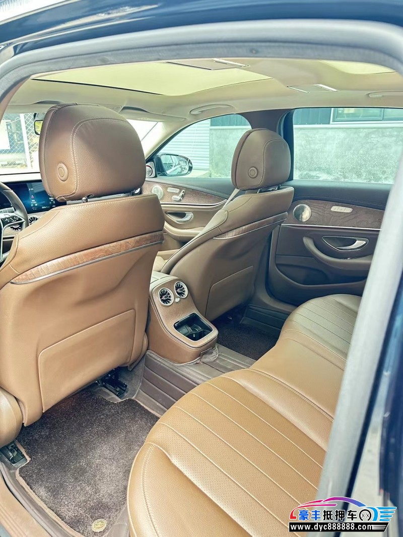 22年奔驰E轿车抵押车出售