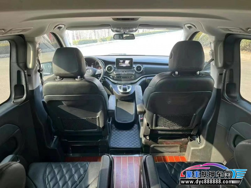 21年奔驰V轿车抵押车出售