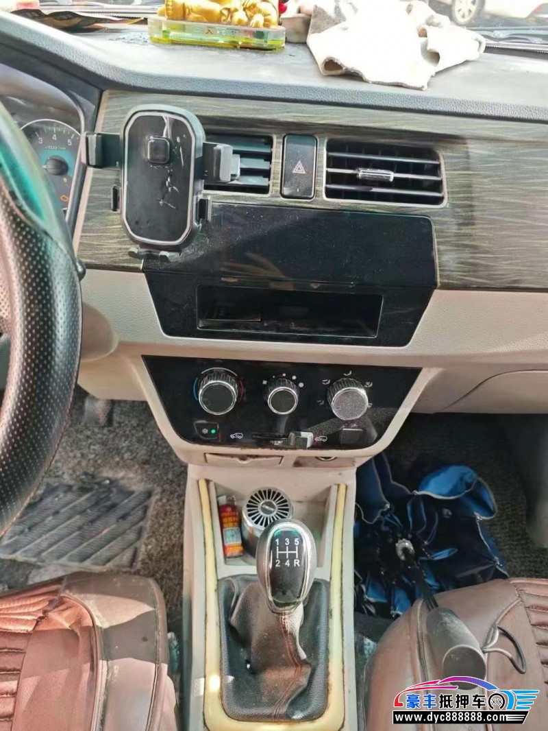 21年金杯海狮X30L轿车抵押车出售