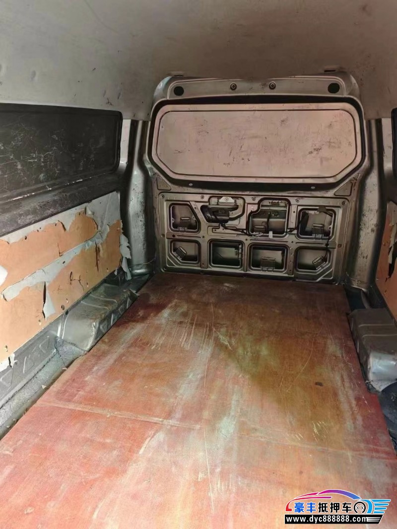 21年金杯海狮X30L轿车抵押车出售