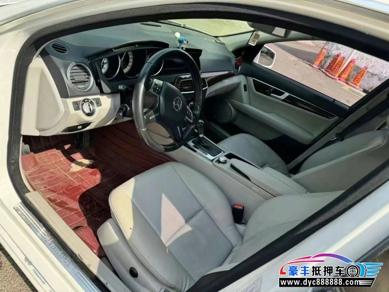 12年奔驰C轿车抵押车出售