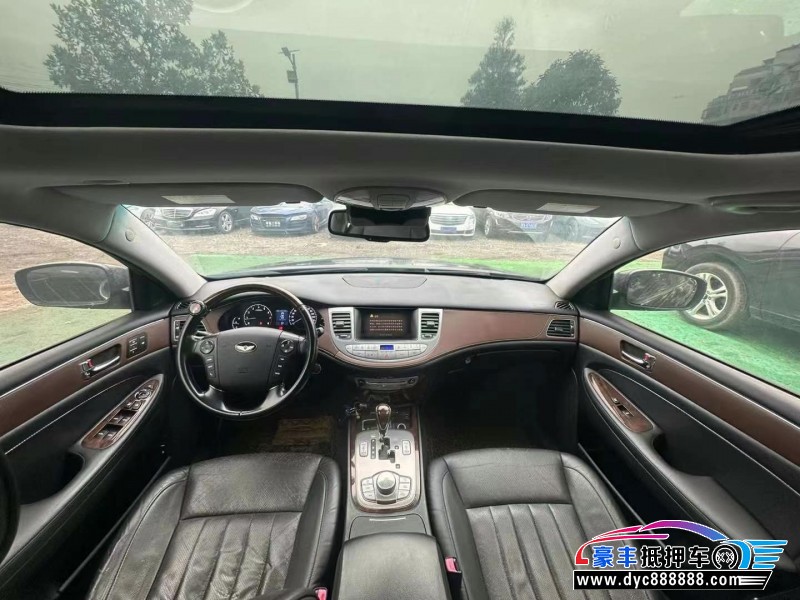 09年现代劳恩斯轿车抵押车出售