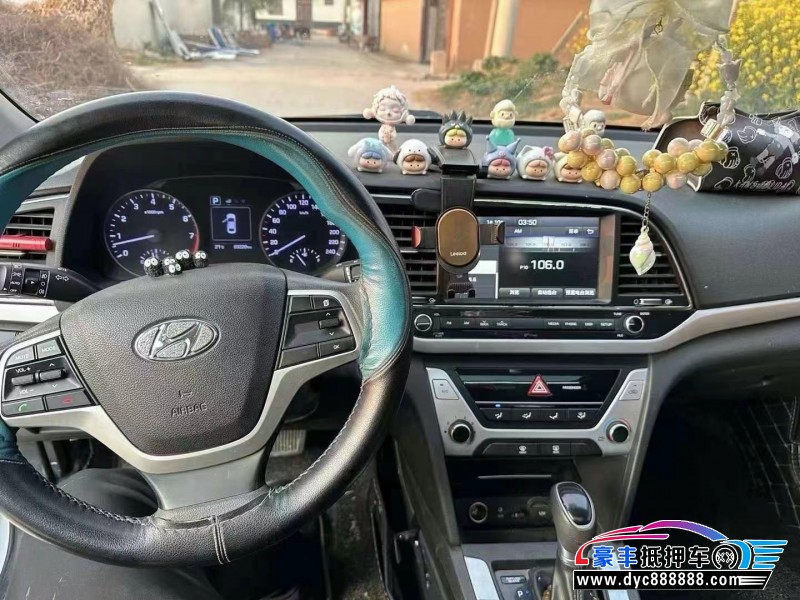 17年现代领动轿车抵押车出售