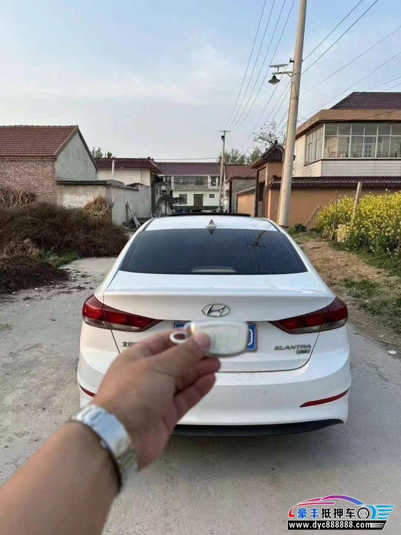 17年现代领动轿车抵押车出售