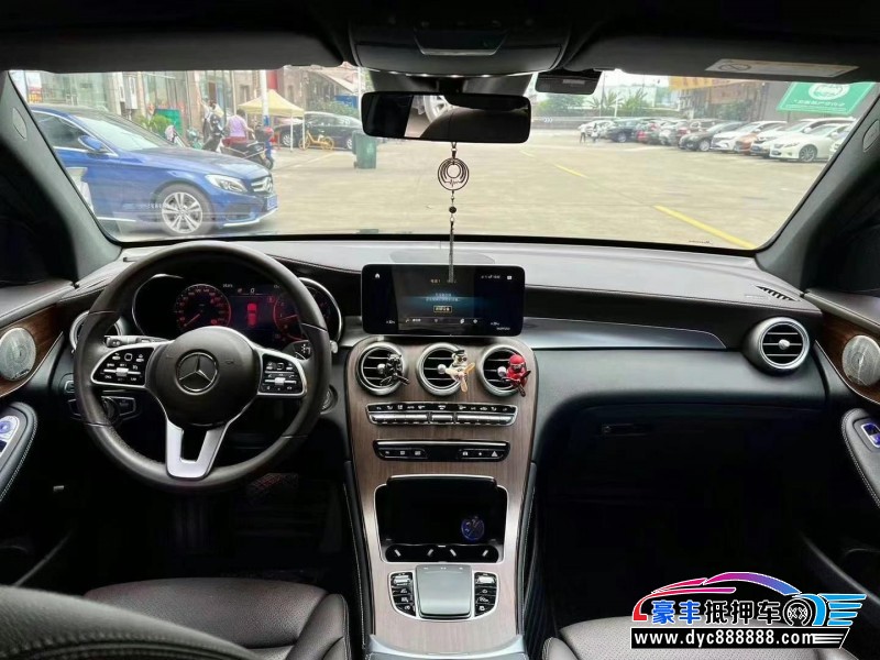 21年奔驰GLC轿车抵押车出售