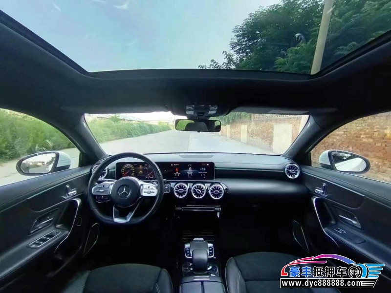 20年奔驰A轿车抵押车出售