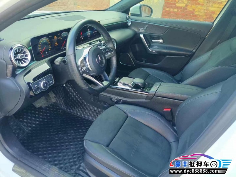 20年奔驰A轿车抵押车出售