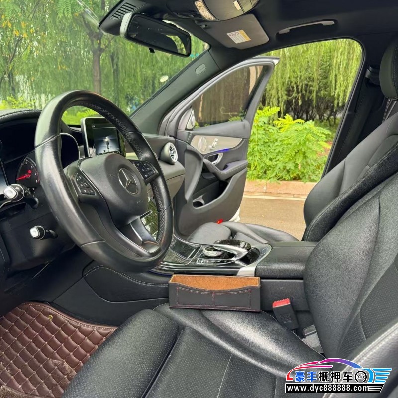 17年奔驰GLC轿车抵押车出售