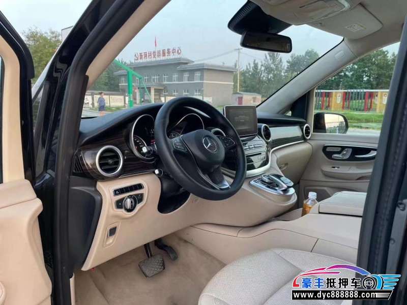 17年奔驰V轿车抵押车出售