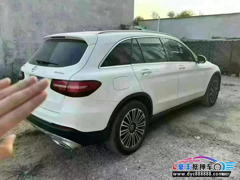 17年奔驰GLC轿车抵押车出售