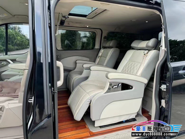 18年福特途睿欧轿车抵押车出售