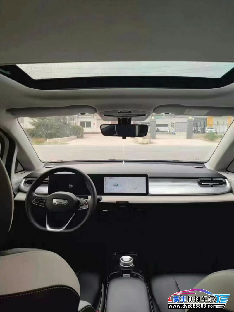 22年吉利几何轿车抵押车出售