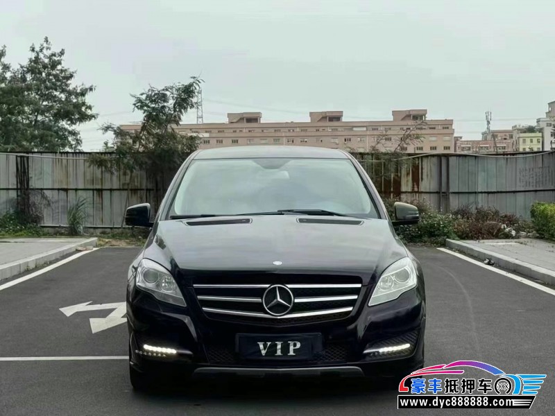 14年奔驰R轿车抵押车出售