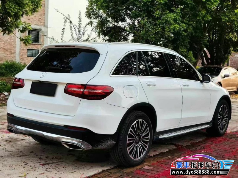 18年奔驰GLC轿车抵押车出售