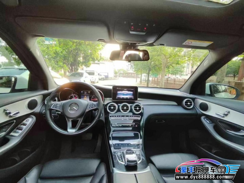 18年奔驰GLC轿车抵押车出售