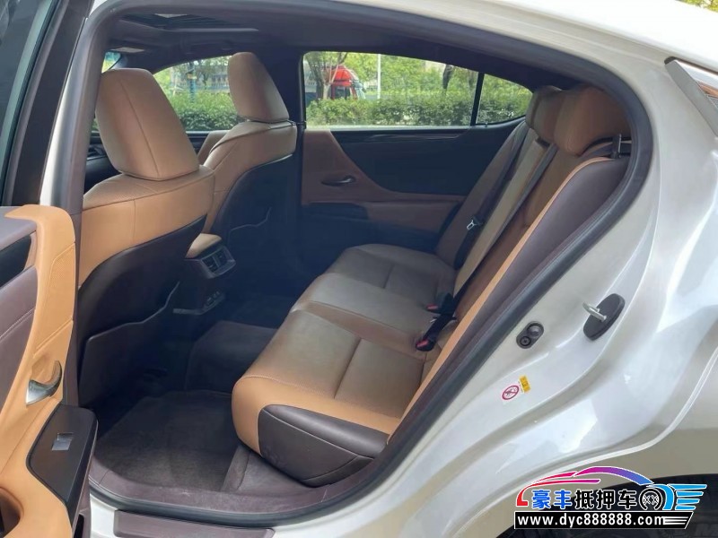 19年雷克萨斯ES轿车抵押车出售