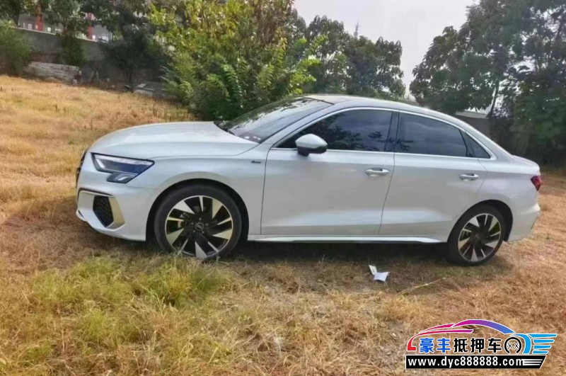 24年奥迪A3轿车抵押车出售