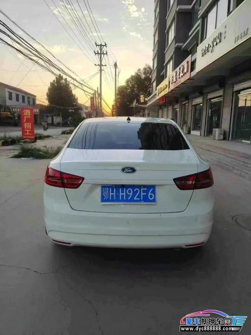 17年福特福睿斯轿车抵押车出售