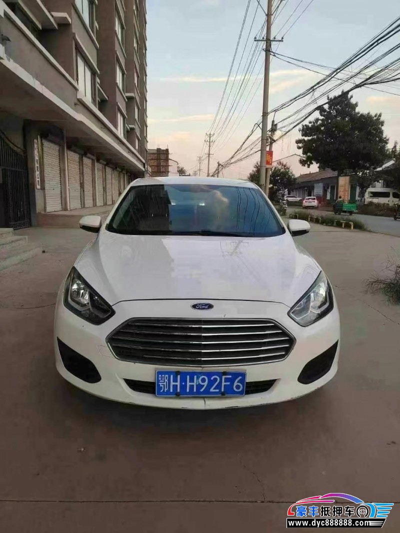 17年福特福睿斯轿车抵押车出售