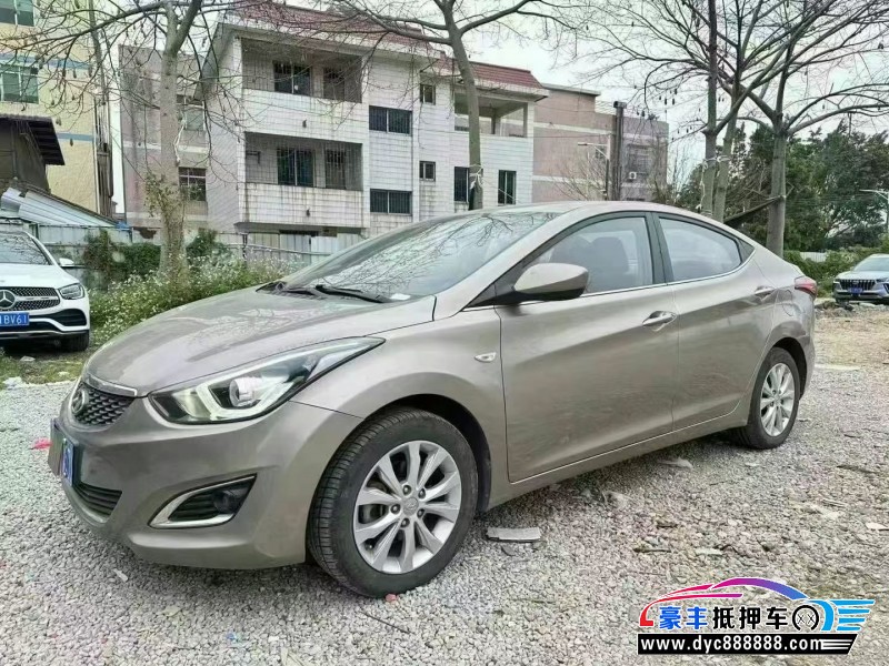 18年现代朗动轿车抵押车出售
