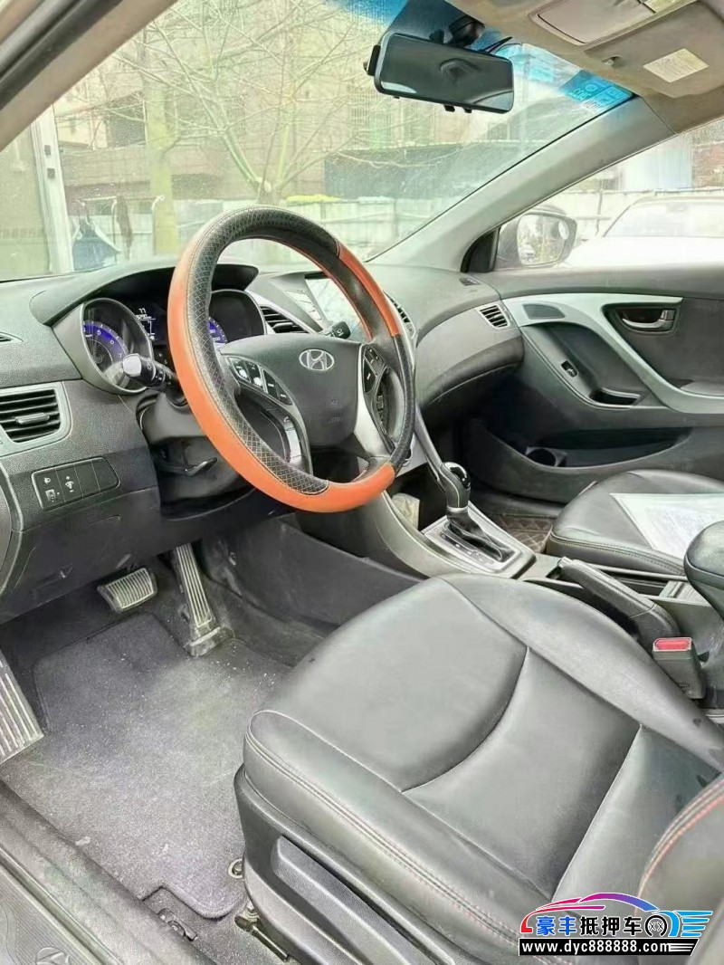 18年现代朗动轿车抵押车出售