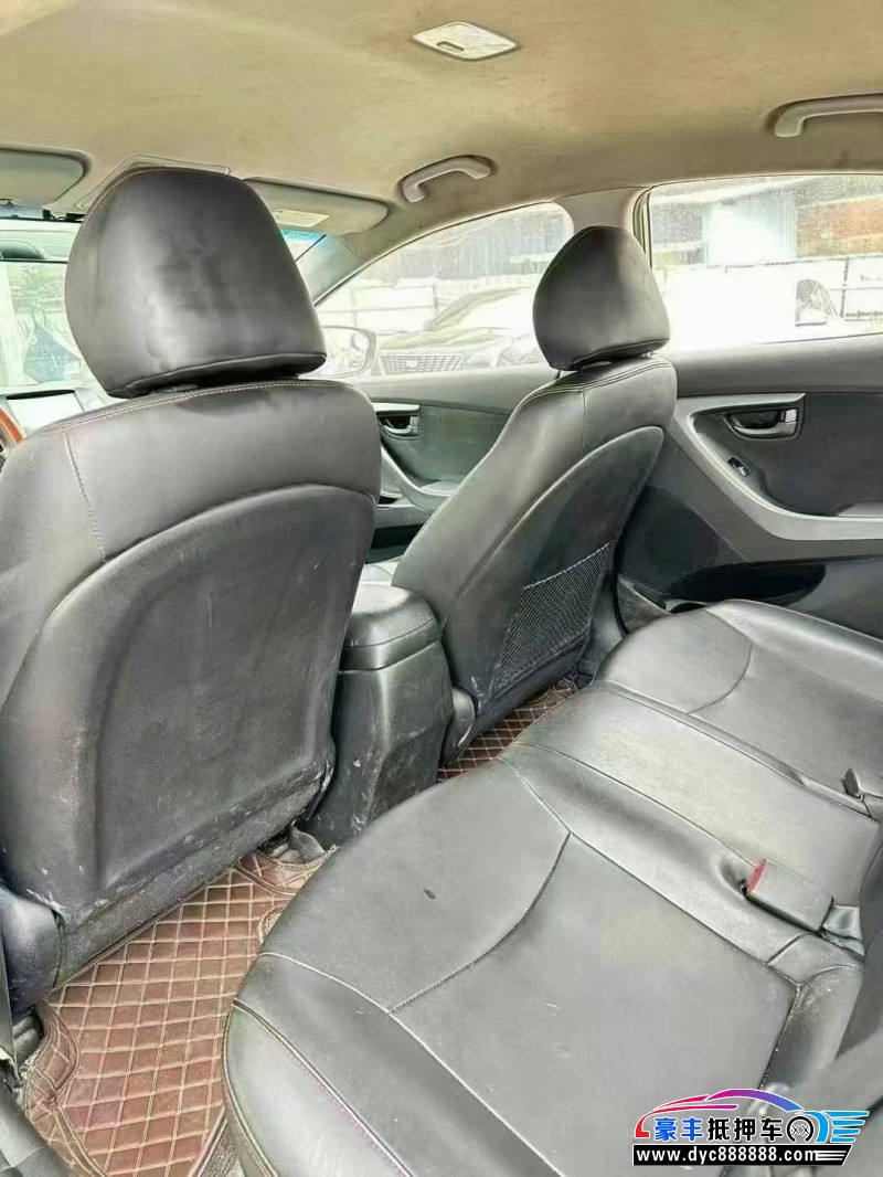 18年现代朗动轿车抵押车出售