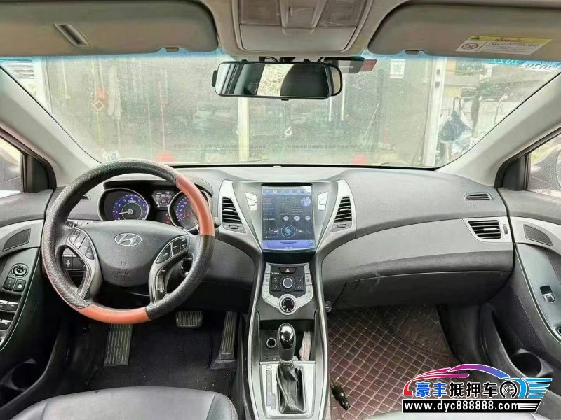 18年现代朗动轿车抵押车出售