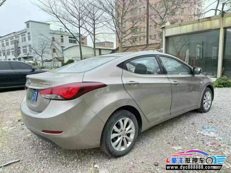 18年现代朗动轿车抵押车出售